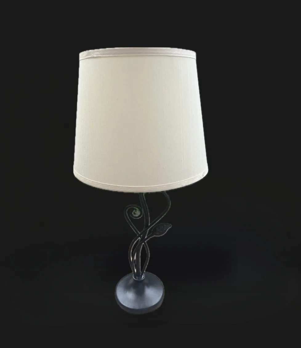 Forged leaves and vase table lamp